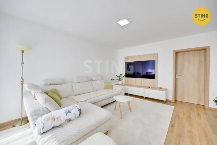 Pronájem bytu 2+1, Topolná, 71 m2