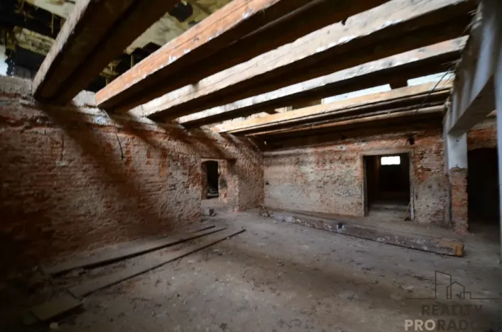 Prodej ubytování, Zlaté Hory, nám. Svobody, 2512 m2