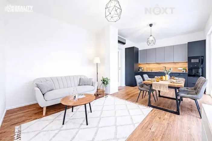 Prodej bytu 3+kk, Brno, Komárovská, 71 m2