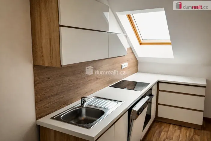 Pronájem bytu 2+kk, Kolín - Kolín V, Ke Hřbitovu, 68 m2