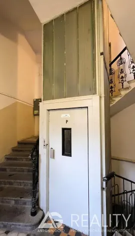 Prodej bytu 3+1, Praha - Vinohrady, náměstí Míru, 62 m2