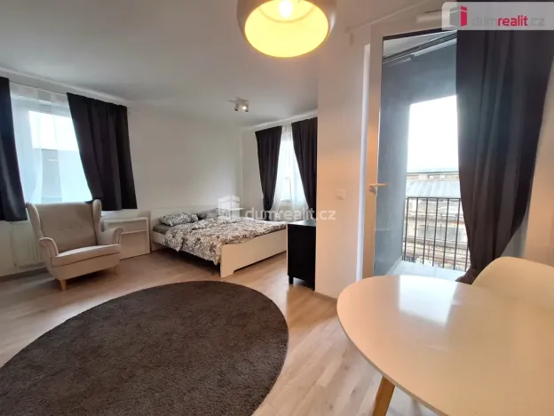 Pronájem bytu 1+kk, Praha, Strnadových, 33 m2