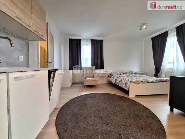 Pronájem bytu 1+kk, Praha, Strnadových, 33 m2