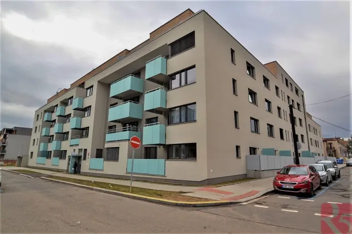 Pronájem bytu 2+kk, Praha - Žižkov, V zahrádkách, 55 m2