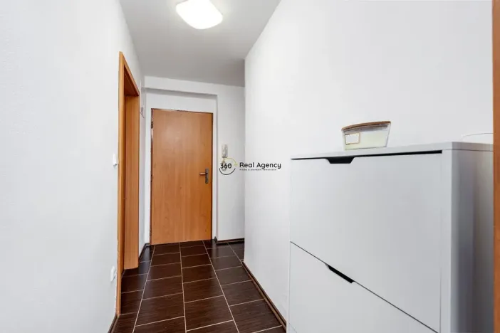 Prodej bytu 2+1, Mníšek pod Brdy, 5. května, 60 m2