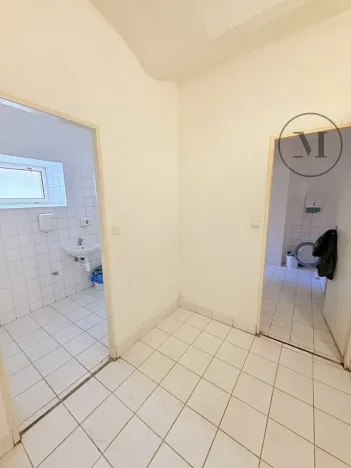 Prodej výrobních prostor, Netolice, Bavorovská, 650 m2