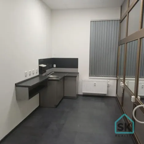 Pronájem komerční nemovitosti, Krnov - Pod Bezručovým vrchem, Mikulášská, 30 m2