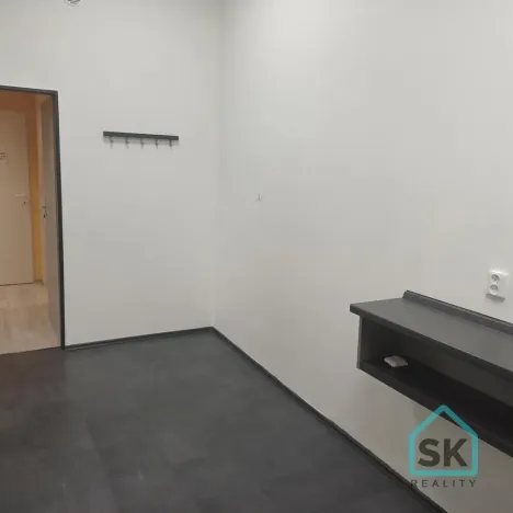 Pronájem komerční nemovitosti, Krnov - Pod Bezručovým vrchem, Mikulášská, 30 m2