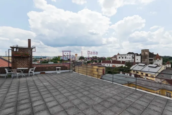 Pronájem bytu 2+1, Jindřichův Hradec - Jindřichův Hradec I, Komenského, 70 m2