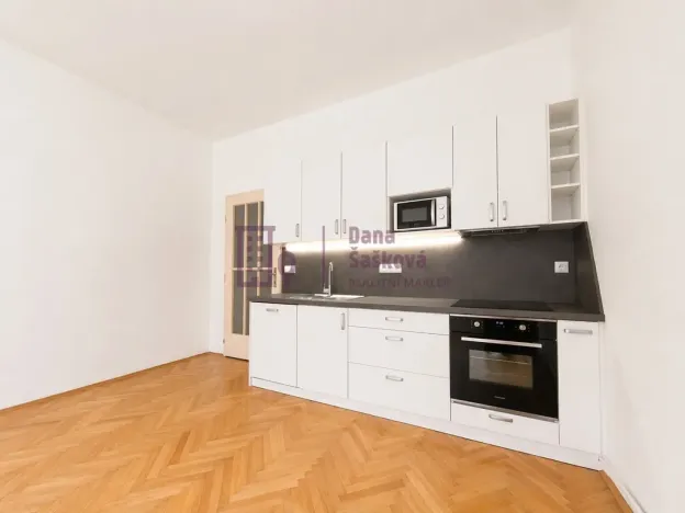 Pronájem bytu 2+kk, Jindřichův Hradec - Jindřichův Hradec I, Komenského, 70 m2