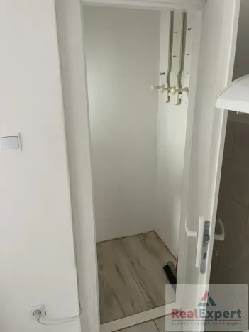 Pronájem bytu 1+1, Praha - Čakovice, Cukrovarská, 34 m2