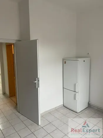 Pronájem bytu 1+1, Praha - Čakovice, Cukrovarská, 34 m2