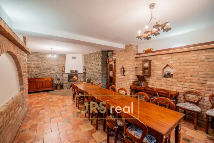 Prodej rodinného domu, Čejkovice, 468 m2