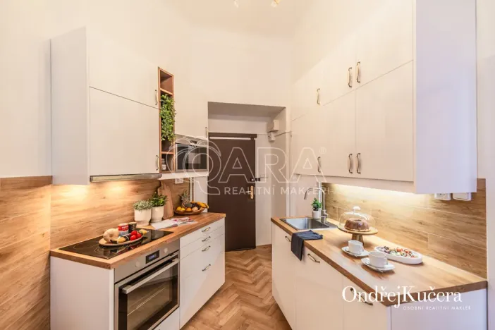 Prodej bytu 2+1, Praha - Smíchov, Janáčkovo nábřeží, 65 m2