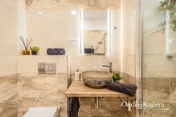 Prodej bytu 2+1, Praha - Smíchov, Janáčkovo nábřeží, 65 m2