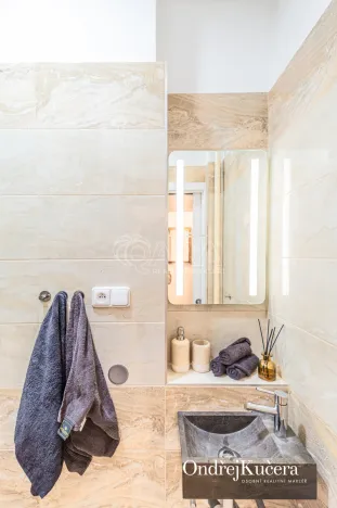 Prodej bytu 2+1, Praha - Smíchov, Janáčkovo nábřeží, 65 m2