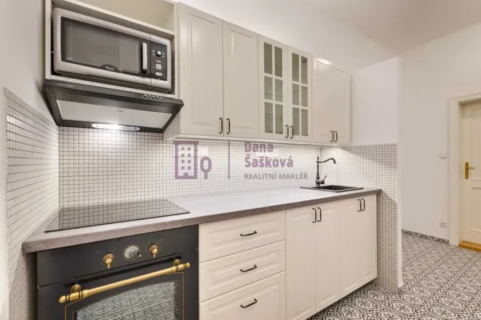 Pronájem bytu 2+1, Jindřichův Hradec - Jindřichův Hradec I, nám. Míru, 71 m2