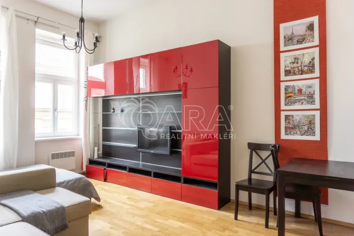 Pronájem bytu 1+1, Praha - Žižkov, Táboritská, 31 m2