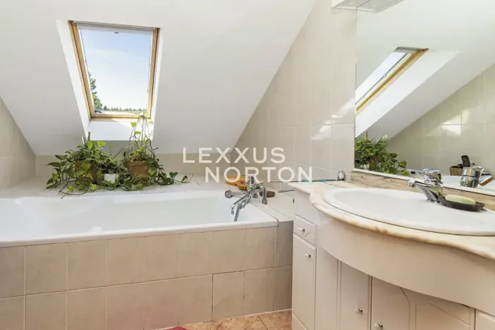 Pronájem rodinného domu, Praha - Nebušice, Malý dvůr, 340 m2