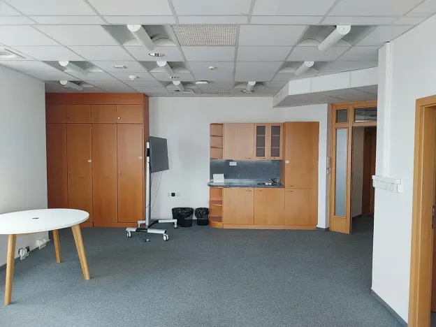 Pronájem kanceláře, Brno, Heršpická, 692 m2