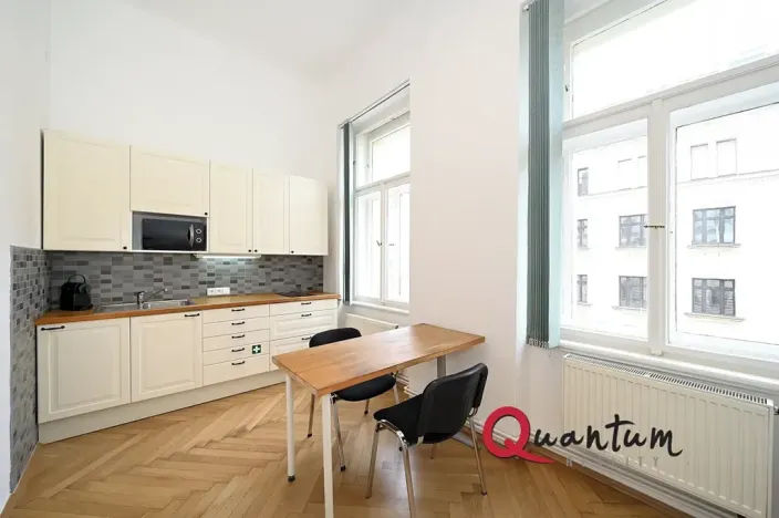 Pronájem kanceláře, Praha - Holešovice, Dukelských hrdinů, 146 m2