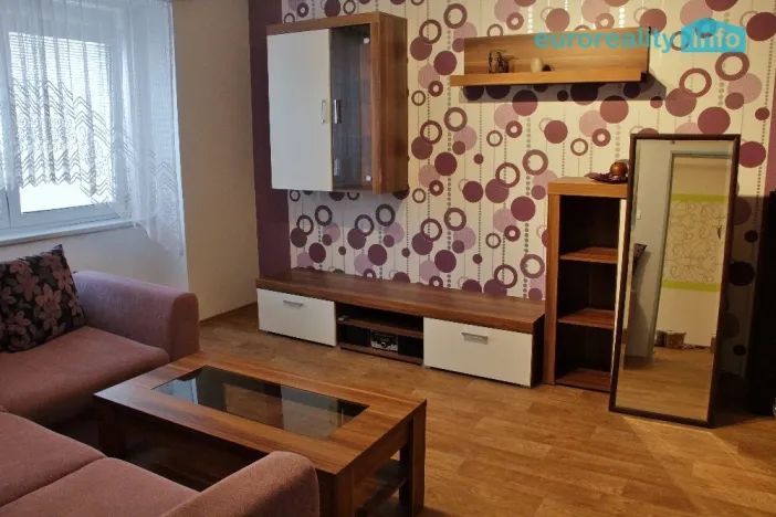 Pronájem bytu 2+kk, Karlovy Vary, Sokolovská, 44 m2