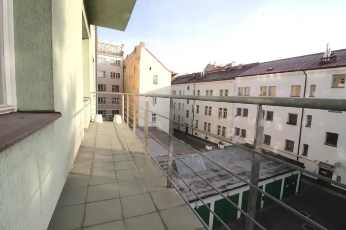 Pronájem kanceláře, Praha - Smíchov, Bozděchova, 213 m2