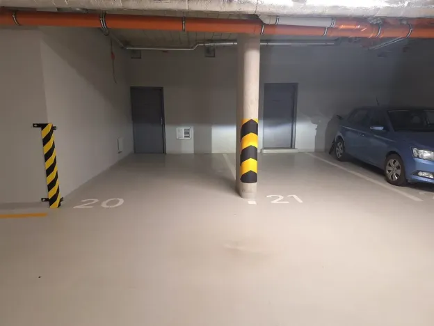 Pronájem garážového stání, Praha - Libeň, Nad Kolčavkou, 25 m2