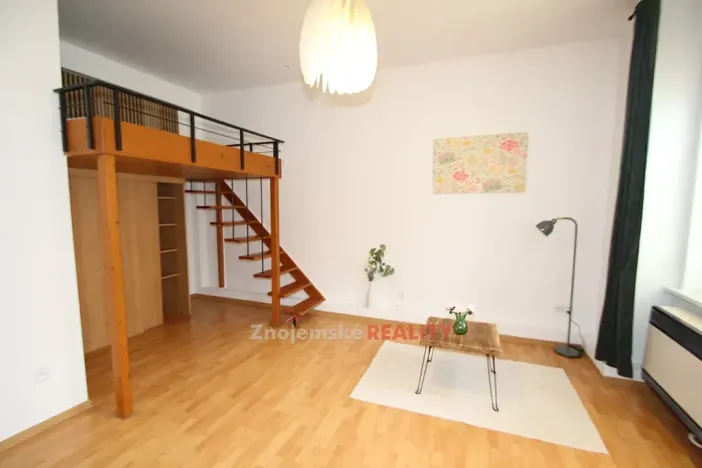 Pronájem bytu 1+1, Znojmo, Čermákova, 39 m2