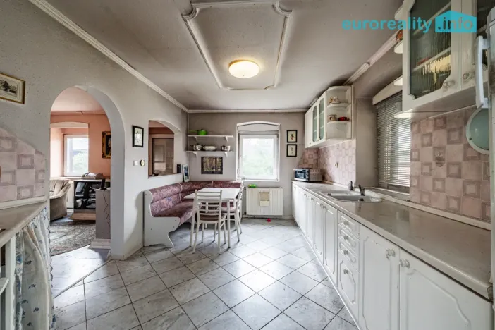 Prodej rodinného domu, Lesná - Háje, 178 m2