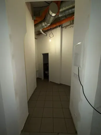 Pronájem obchodního prostoru, Praha - Josefov, Kaprova, 24 m2