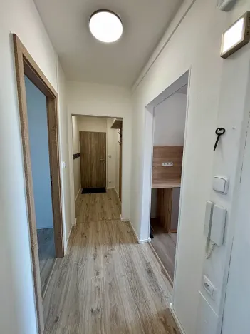 Pronájem bytu 3+1, Praha - Troja, Krynická, 72 m2