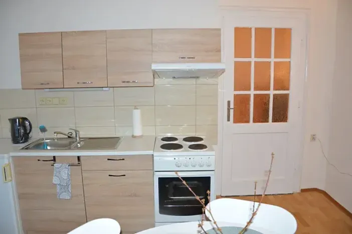 Pronájem bytu 2+kk, Praha - Břevnov, U Hvězdy, 45 m2