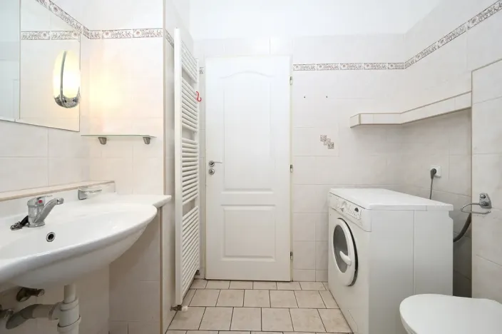 Pronájem bytu 1+kk, Praha - Holešovice, Janovského, 50 m2