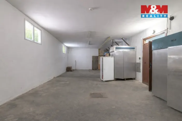 Prodej obchodního prostoru, Paskov, Náměstí, 250 m2