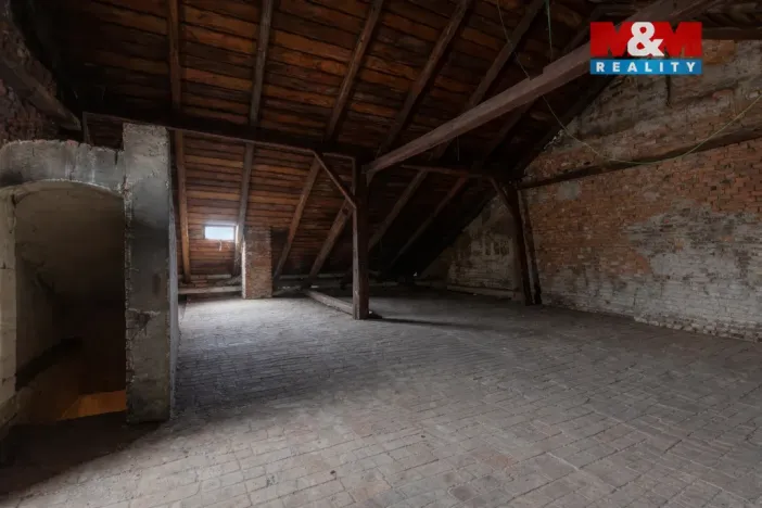 Prodej obchodního prostoru, Paskov, Náměstí, 250 m2