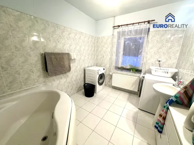 Prodej rodinného domu, Toužim - Bezděkov, 236 m2