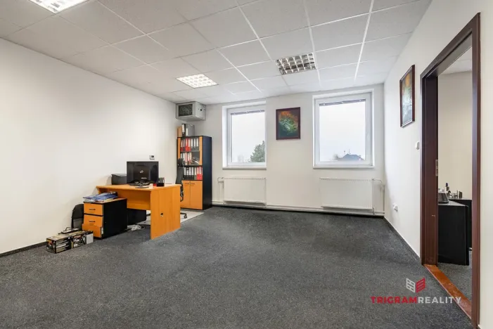Pronájem kanceláře, Hradec Králové - Rusek, Černilovská, 243 m2