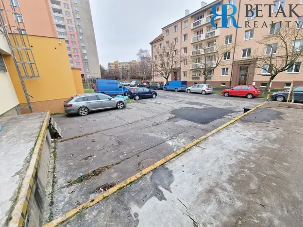 Pronájem obchodního prostoru, Přerov, Trávník, 500 m2