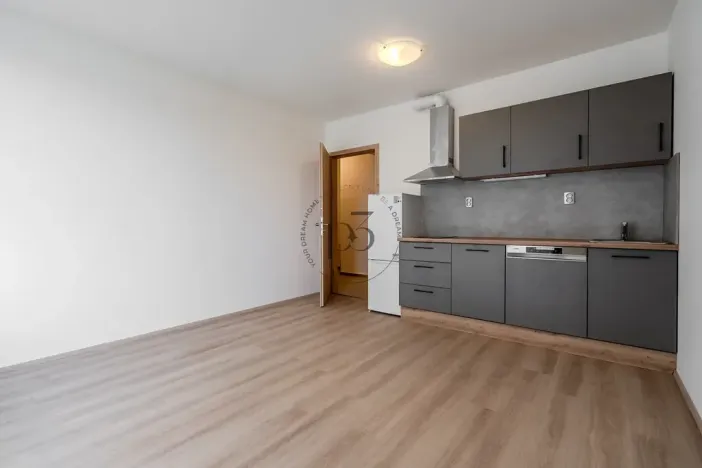 Pronájem bytu 2+kk, Praha - Prosek, Čakovická, 43 m2