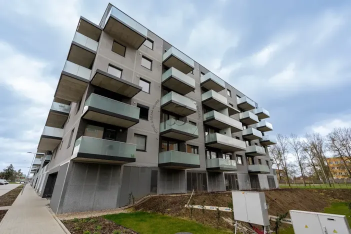 Pronájem bytu 2+kk, Praha - Prosek, Čakovická, 43 m2