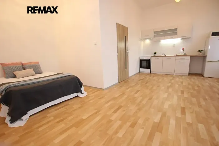 Pronájem bytu 1+kk, Louny, U Zastávky, 34 m2