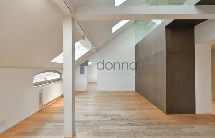 Pronájem bytu 3+1, Praha, U akademie, 130 m2