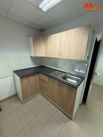 Pronájem skladu, Trutnov - Horní Předměstí, Vítězná, 850 m2