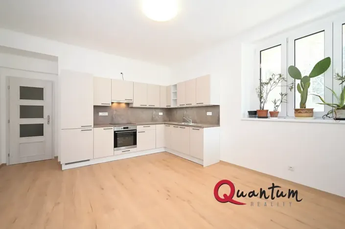 Pronájem bytu 2+kk, Praha - Střešovice, U první baterie, 49 m2
