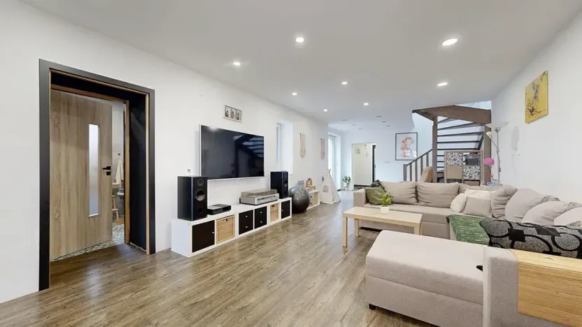 Prodej rodinného domu, Hradešín, 207 m2