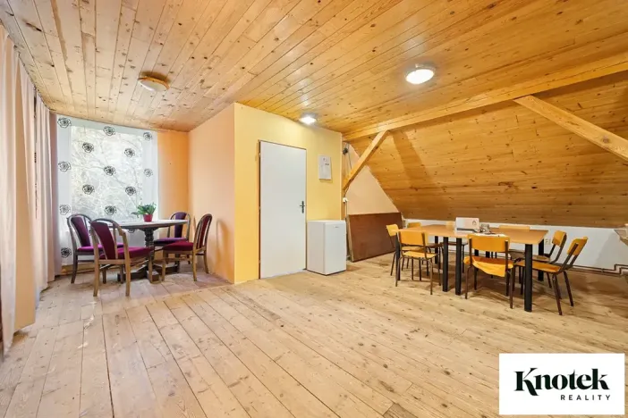 Prodej kanceláře, Račice-Pístovice, 479 m2