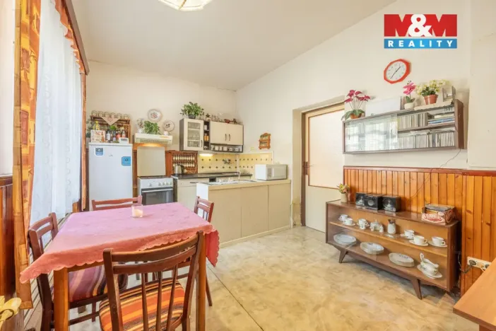 Prodej rodinného domu, Knovíz, 162 m2