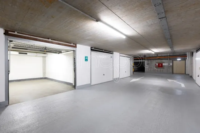 Prodej garáže, Praha - Smíchov, Tomkova, 19 m2