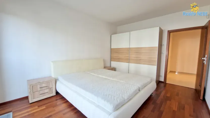 Pronájem bytu 2+kk, Praha - Žižkov, Olšanská, 55 m2